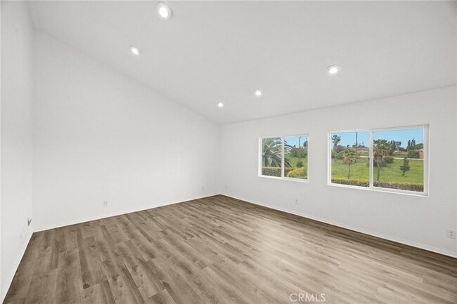Building Photo - 554 Bonita St