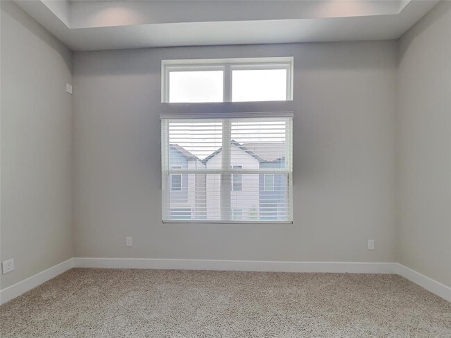 Building Photo - 2906 Sherwood Grn Ln