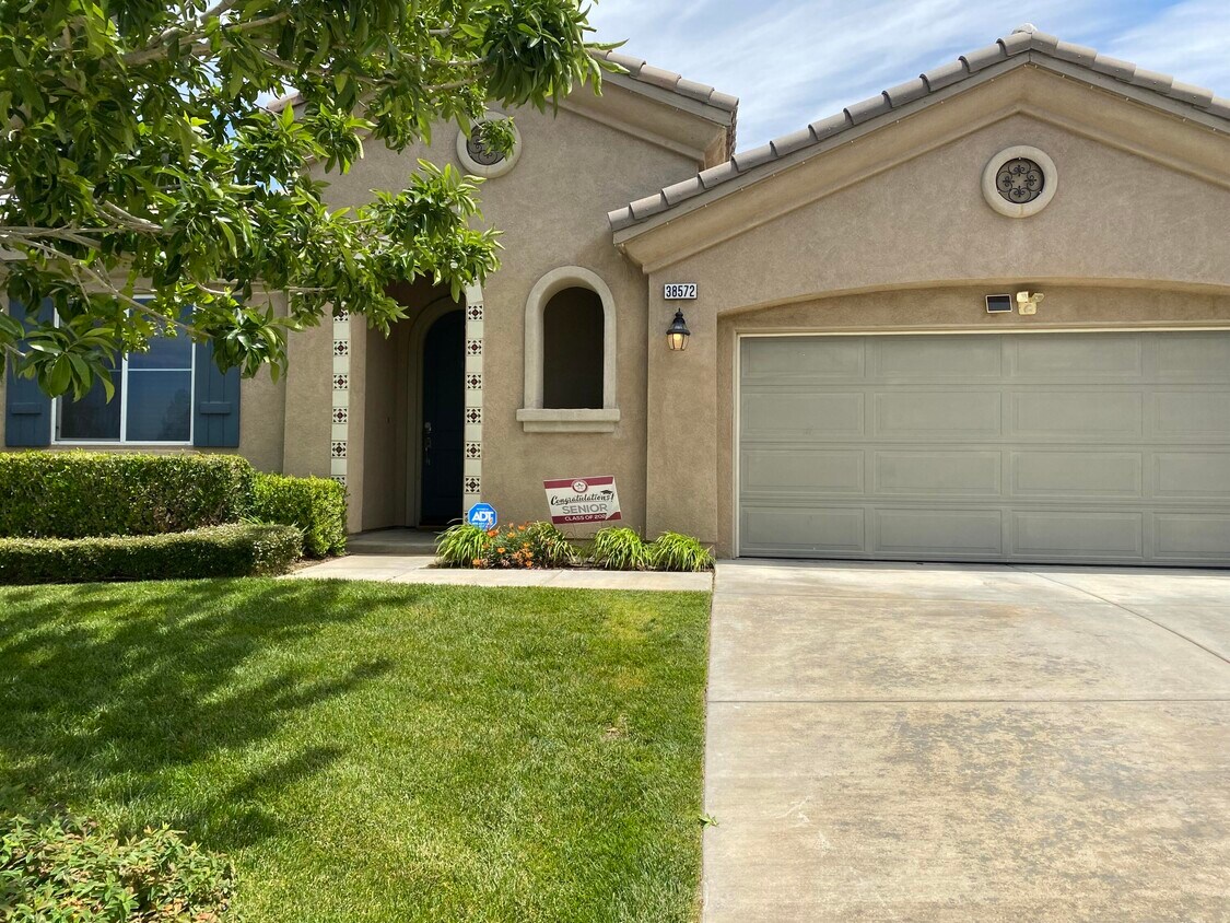 38572 Persian Way, Palmdale, CA 93551 House Rental in Palmdale, CA