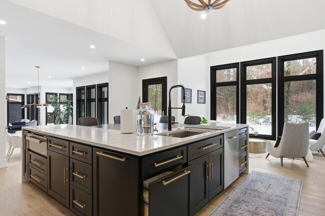 Foto del edificio - 15 Joshua Rd