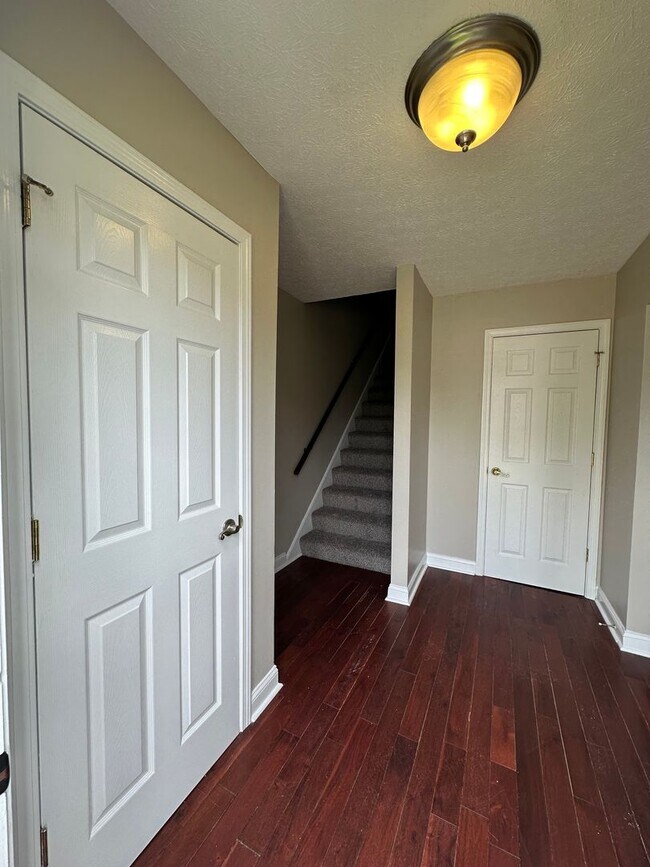 Foto del edificio - Spacious, Recently Updated J-Town 4BR / 1.5 BA Home for Rent!