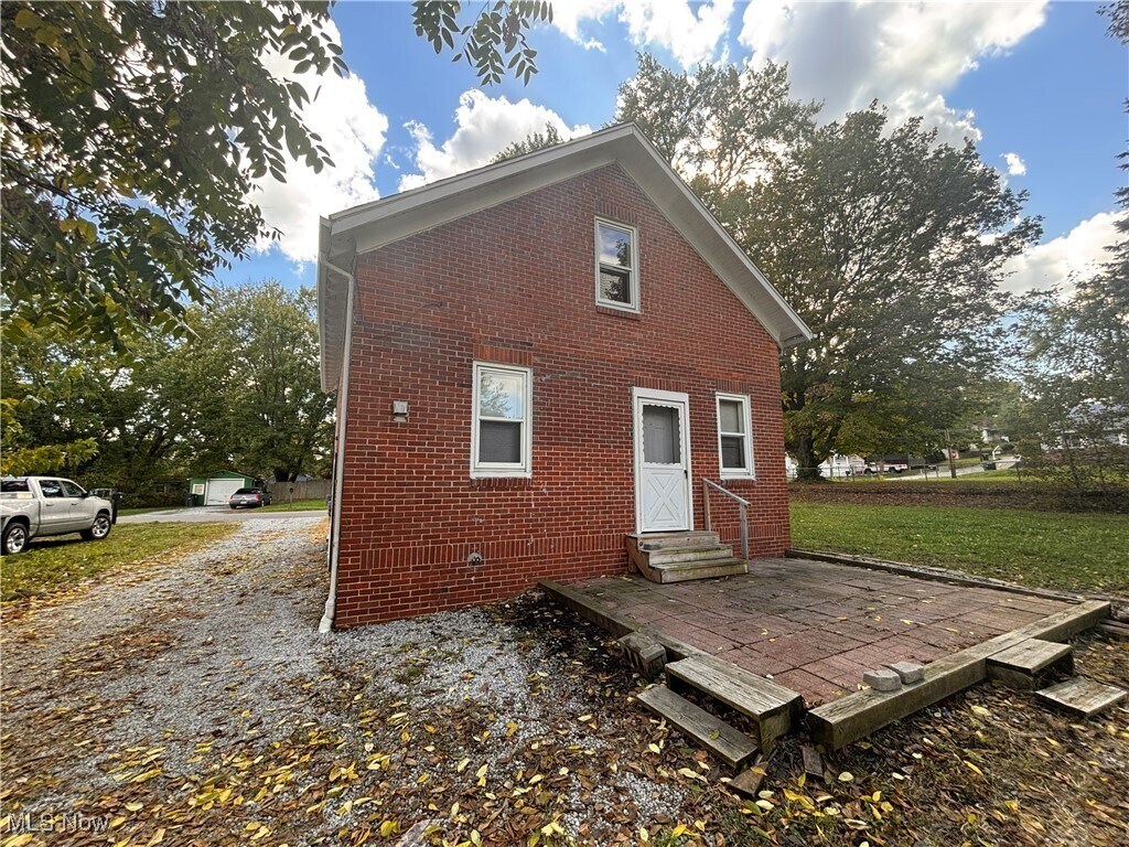 1453 Woodbirch Ave Akron, OH 44314 – photo 4