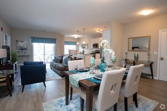 2BR/2BA #1 Dining Area - Covered Bridge