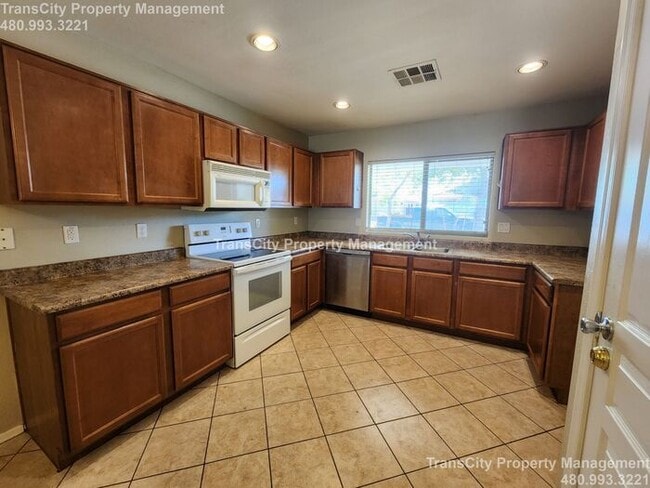 Building Photo - Queen Creek home for rent 4 bed 2 bath on ...