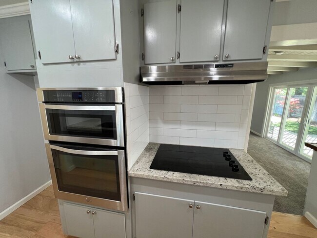 Building Photo - COMING SOON! BEAUTIFUL 3 BED RANCH STYLE H...