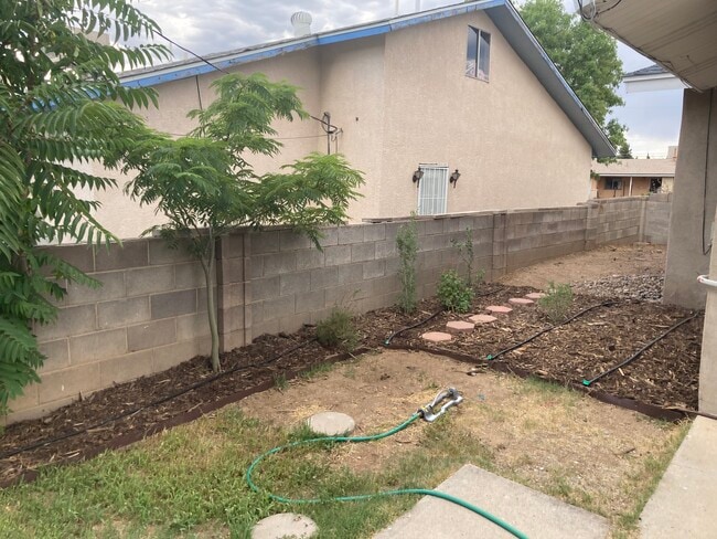 Building Photo - 11640 Mocho Pl NE