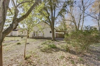 Building Photo - 2214 Ashley St