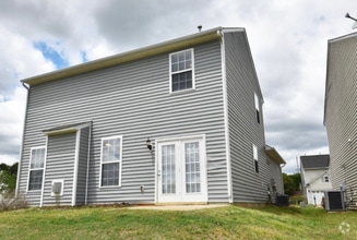 Building Photo - 305 Cline Falls Dr