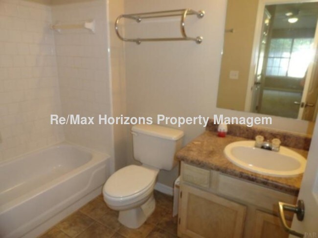 Foto del edificio - Nicely updated 2/2 home.