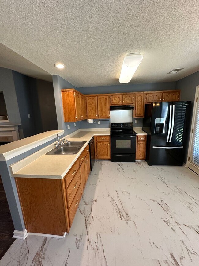 Foto del edificio - Olive Branch- 3 BR/2 BA Includes Lawn Main...