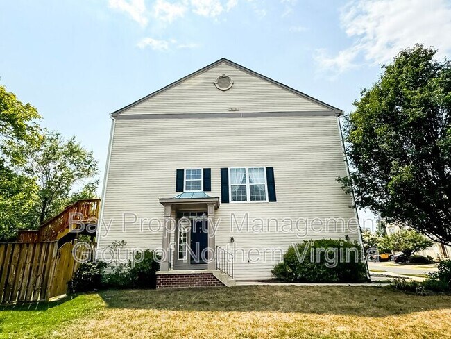 Foto del edificio - 45525 Overmountain Sq