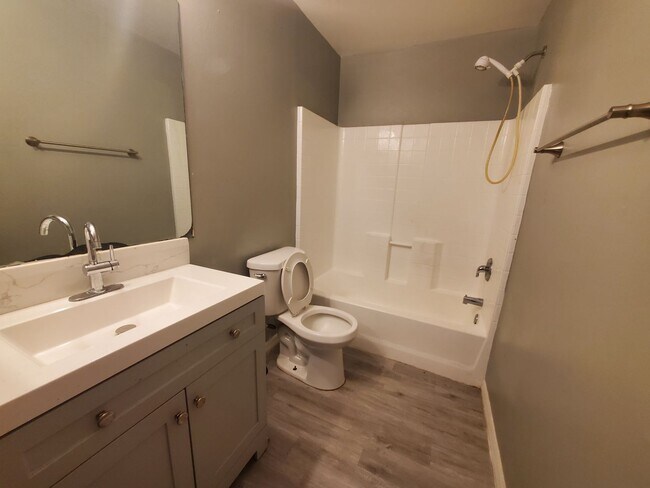 Foto del edificio - 2417 George Ave S