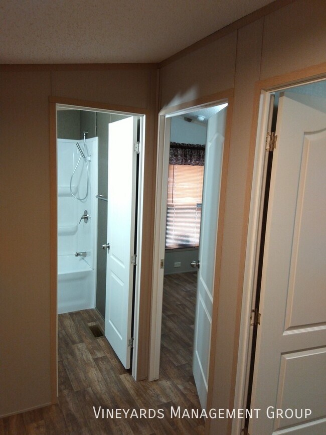 Foto del edificio - First Month Free move-in special . Beautif...