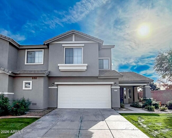 Photo - 1009 E Iris Dr House