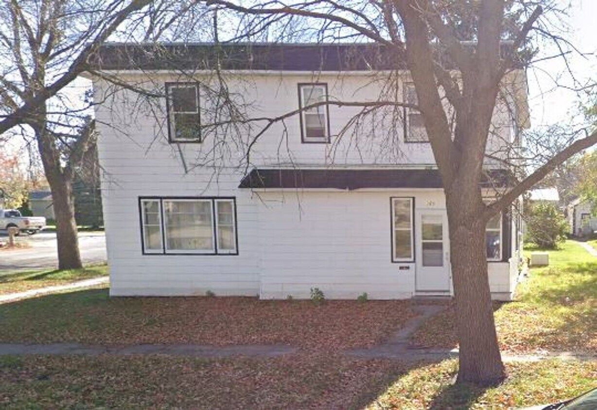 300 1st Ave SW Unit 3001/2, Watertown, SD 57201 Room for Rent in