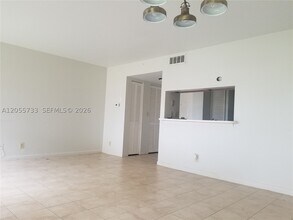 Building Photo - 9901 Westview Dr