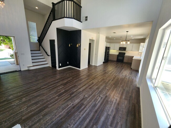 Building Photo - 1340 Goldeneagle Dr