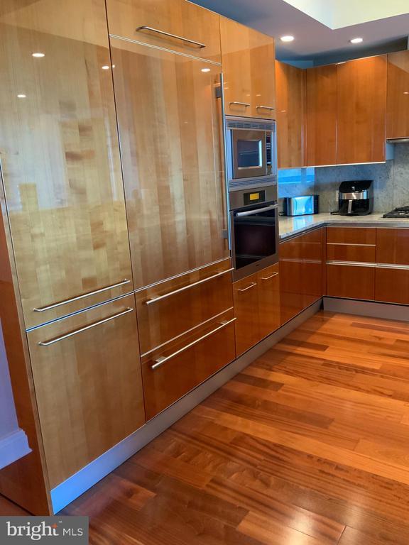 Foto del edificio - 1881 N Nash St