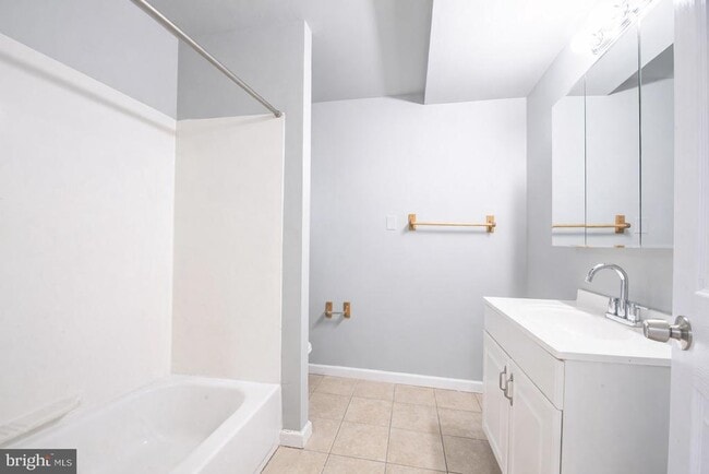 Building Photo - 211 Front St