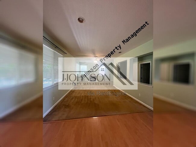 Foto del edificio - 323 Glenbriar Cir
