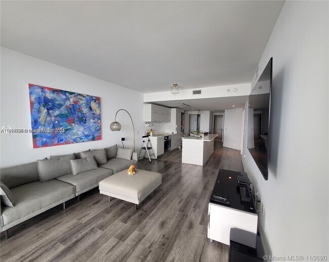 Foto del edificio - 650 NE 32nd St