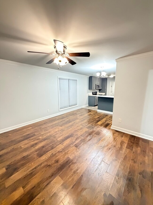 Foto del edificio - 127 Hedge Ln