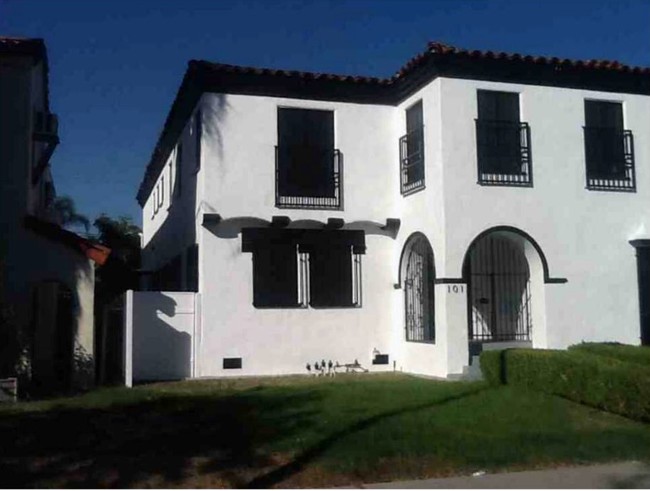 Building Photo - 5750 W 1st St