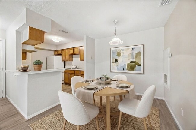 Building Photo - 12755 Mill Ridge Dr