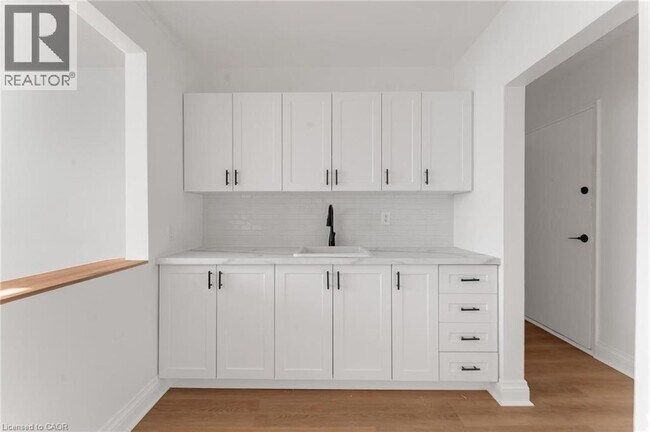 Photo du bâtiment - 57 Mericourt Rd