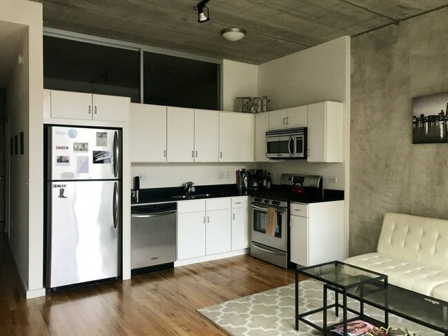 Building Photo - 630 N Franklin St Building Photo - 630 N Franklin St