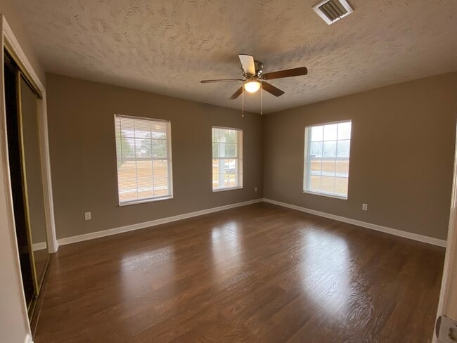 Building Photo - 8101 FL-89