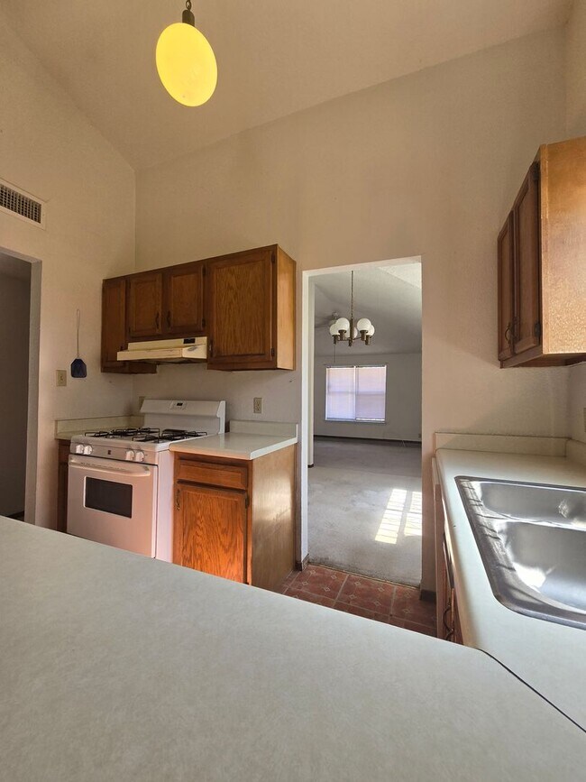 Building Photo - Northeast Home With Beautiful Mountain Views