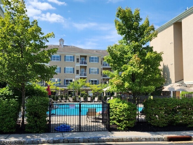 Building Photo - 540 Cranbury Rd