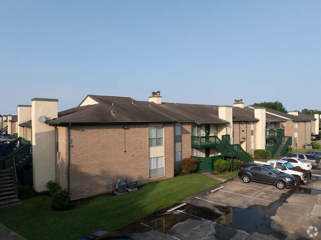 Building Photo - Baywind Condominiums