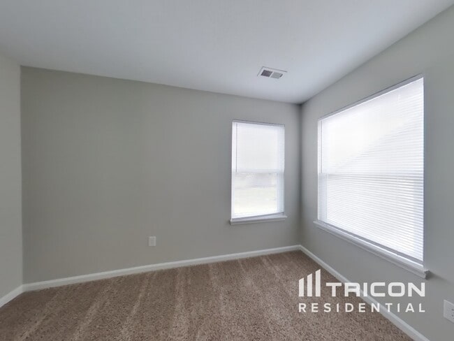 Foto del edificio - 1621 Bridgecreek Crossing