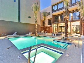 Dusk Scottsdale Apartments photo'