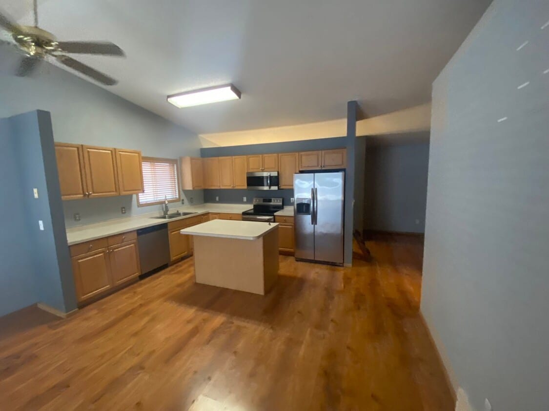 Foto del edificio - 3 Bed/ 2 Bath Home - $1,825 Per Month