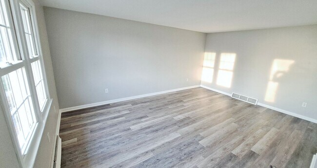 Foto del edificio - 400-404 Moul Avenue