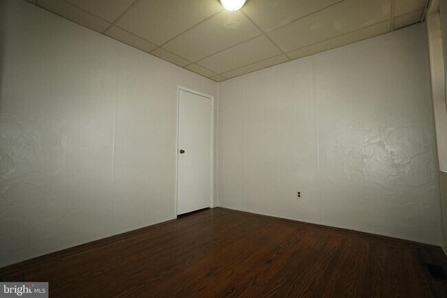 Foto del edificio - 2550 E Somerset St