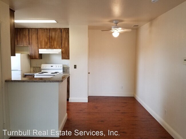 Building Photo - 133 Luna Grande Cir