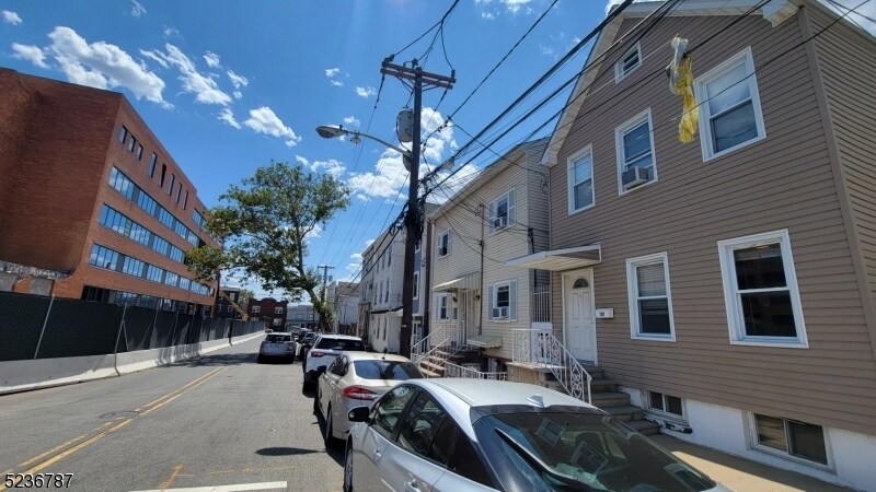 Primary Photo - 131 Congress St