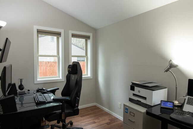Foto del edificio - 3 Bedroom Home in Convenient Poulsbo Locat...