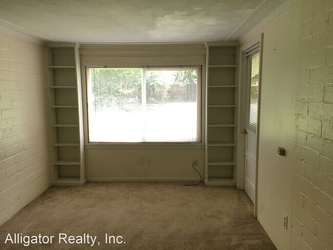 Foto del edificio - 3 br, 1.5 bath House - 1930 NW 4th Avenue