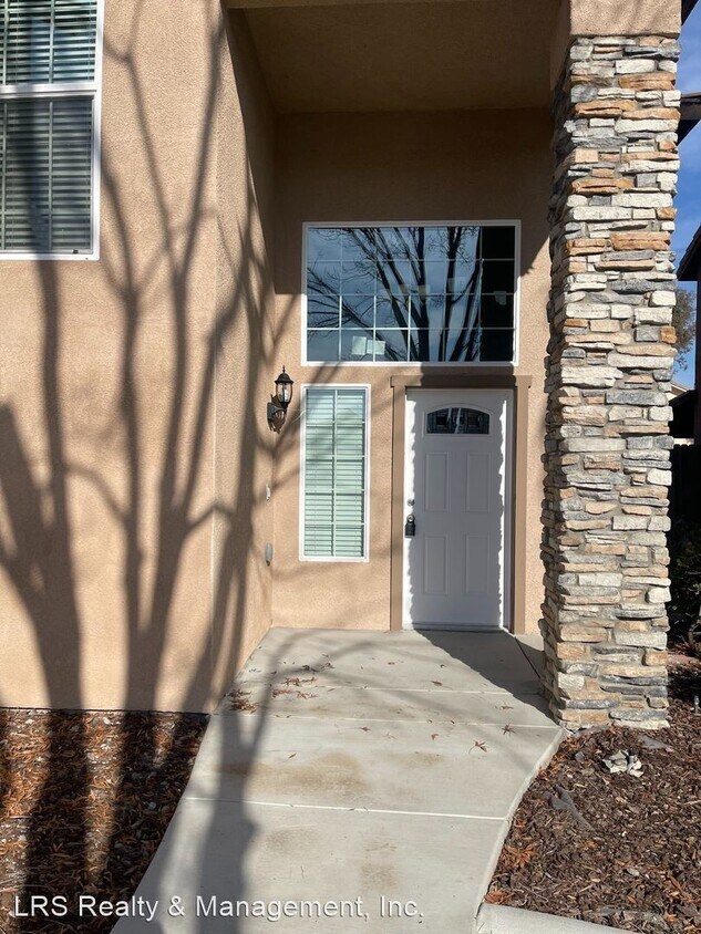 Foto principal - 5 br, 2.5 bath House - 11206 Vista Ridge Dr.