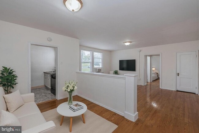 Foto del edificio - 7607 Eastern Ave NW