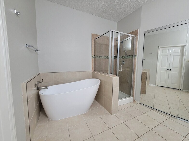 Building Photo - 6518 Teresa Ln