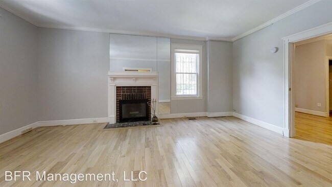 Building Photo - 312 E University Pkwy