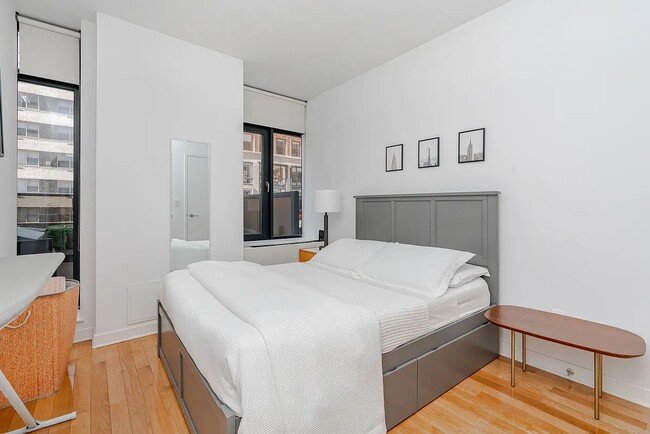 Building Photo - 49 E 34th St
