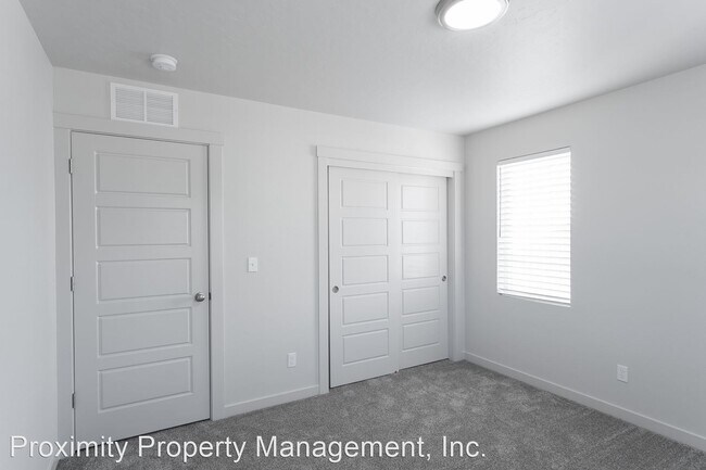 Building Photo - 3 br, 2.5 bath House - 1342 S. Goldking Way
