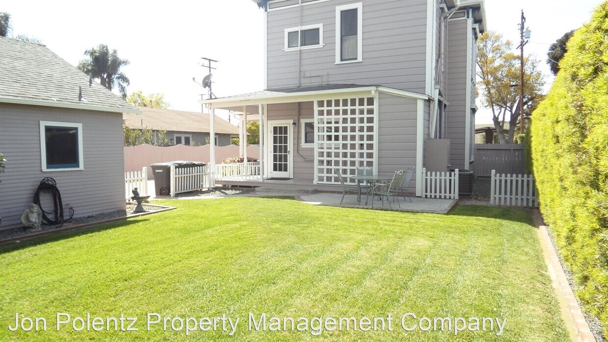 Primary Photo - 5 br, 2 bath House - 163 S. Cypress St.
